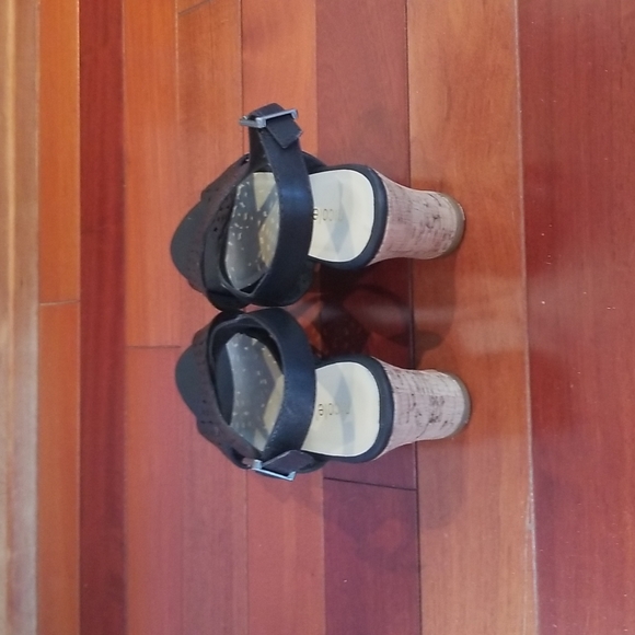 Nicole black leather platform sandals,  worn once, size 6.5 - Picture 3 of 3